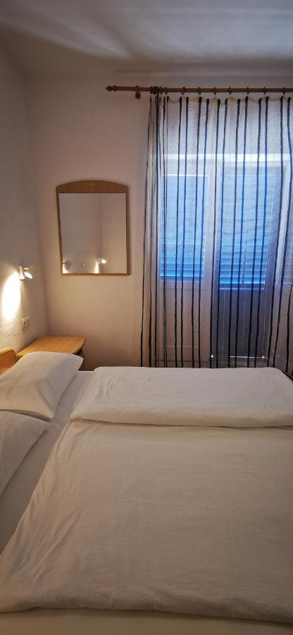 Pansion Jakas Zavala Exteriör bild